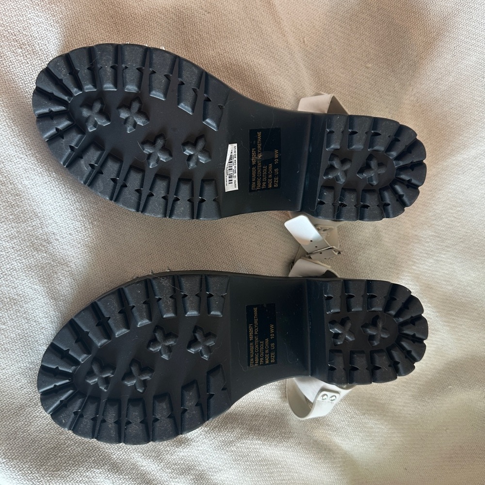 Torrid 10ww White Studded Platform Sandals - Women - Picture 4 of 5
